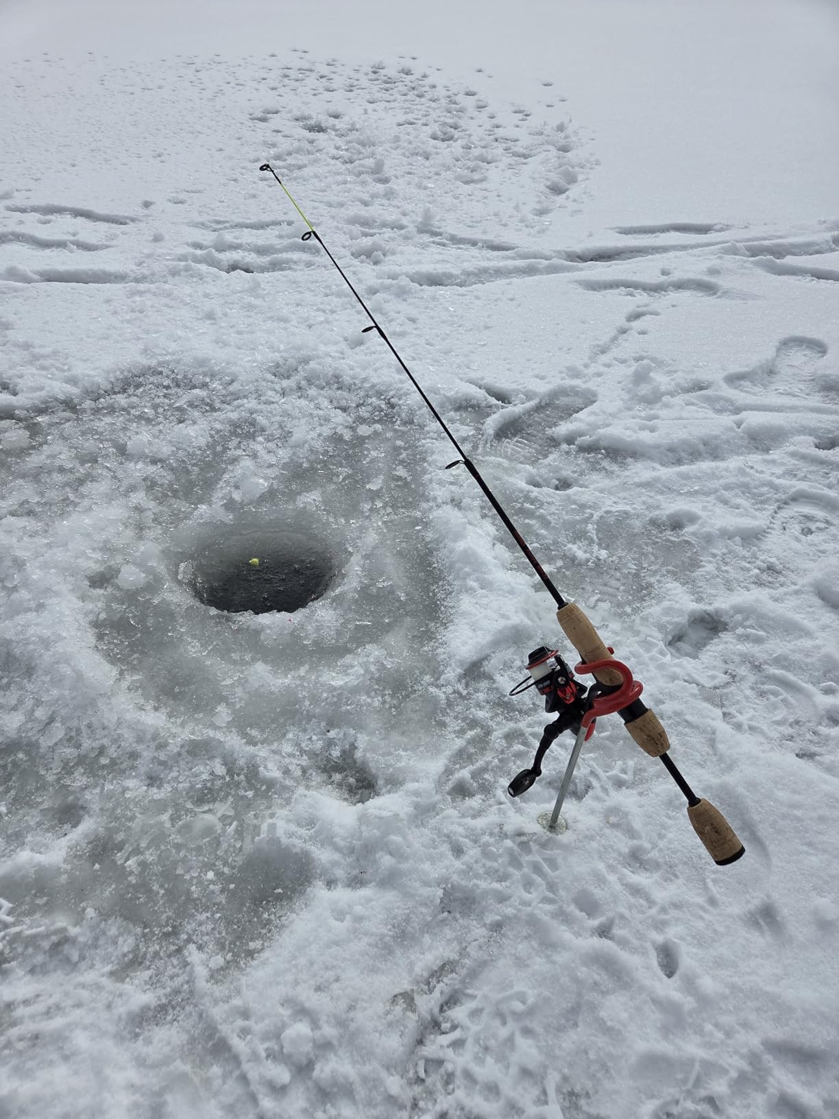 Aventik Ultralight Ice Fishing Rod and Reel Combo 26/28/30/32 inch Medium Light Fast Action Multi-Species Ice Fishing Combos for Walleye Perch Panfish customer photo 1