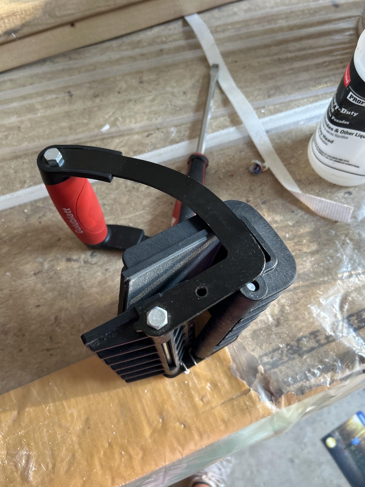 Goldblatt Panel Carrier, Plywood Lifting Tool, Drywall Carrying Tool - Plywood Carriers Tool for Wood, Synthetic Cement Board - Clamping Thickness up to 1 inch customer photo 1