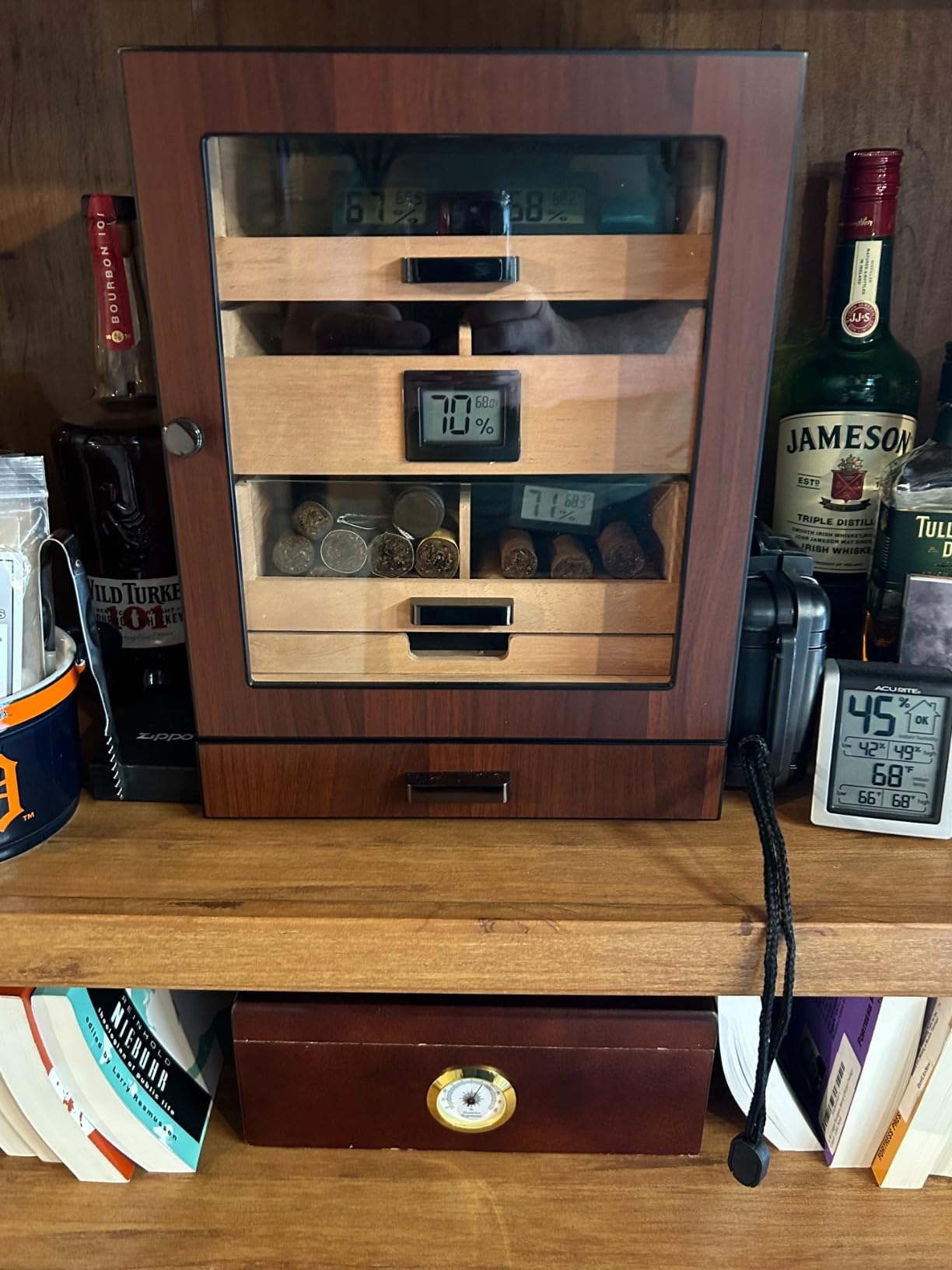 CASE ELEGANCE Luca Cabinet Humidor - Brown, Holds 80-100 Cigars | Spanish cedar, glass display customer photo 2