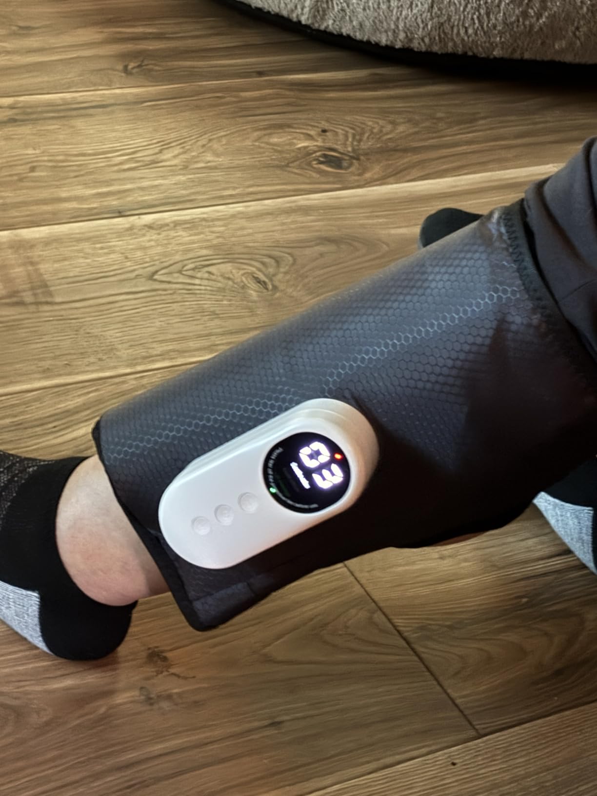 LINGTENG Leg Massager for Circulation and Pain Relief, Calf Air Compression | Leg Massager with Heat, with 3 Intensities, 3 Modes, Easy to use, Muscle Relaxation, Birthday Gifts for Parents (Pair) customer photo 2