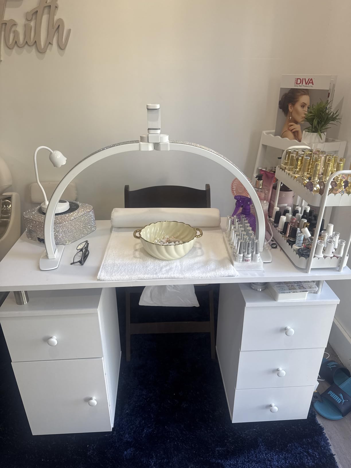 OmySalon Manicure Table Nail Desk for Nail Tech, Nail Table Beauty Salon Station w/Electric Dust Collector Acetone Resistant w/Lockable Wheel,Arm Rest customer photo 2