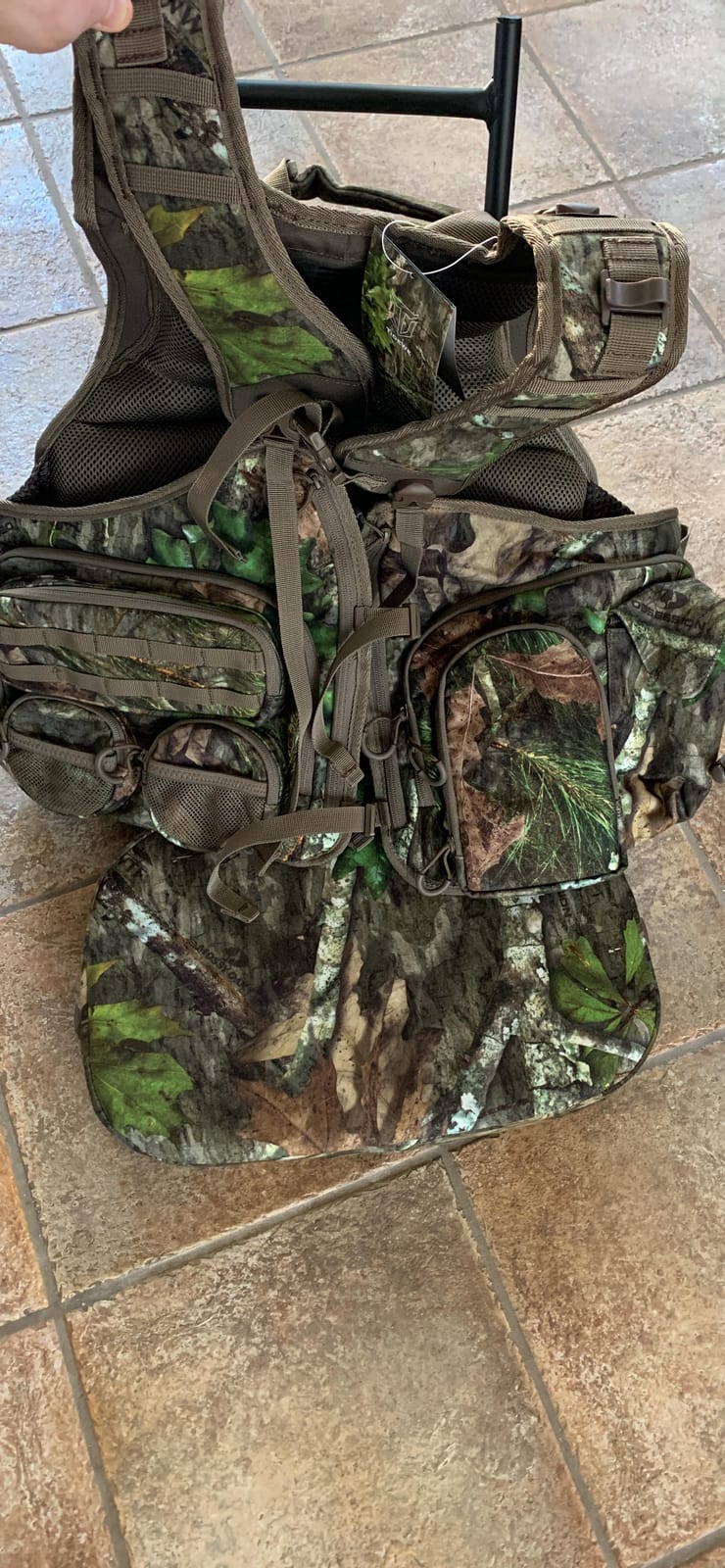 TIDEWE Vest with Seat, Vest with Game Pouch and Kickstand, Strut Camo Clothes for Men Women customer photo 2