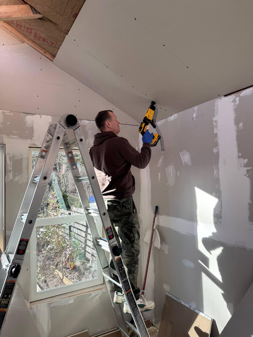 DEWALT 20V Max Drywall Screwgun, Tool Only (DCF630B) customer photo 1