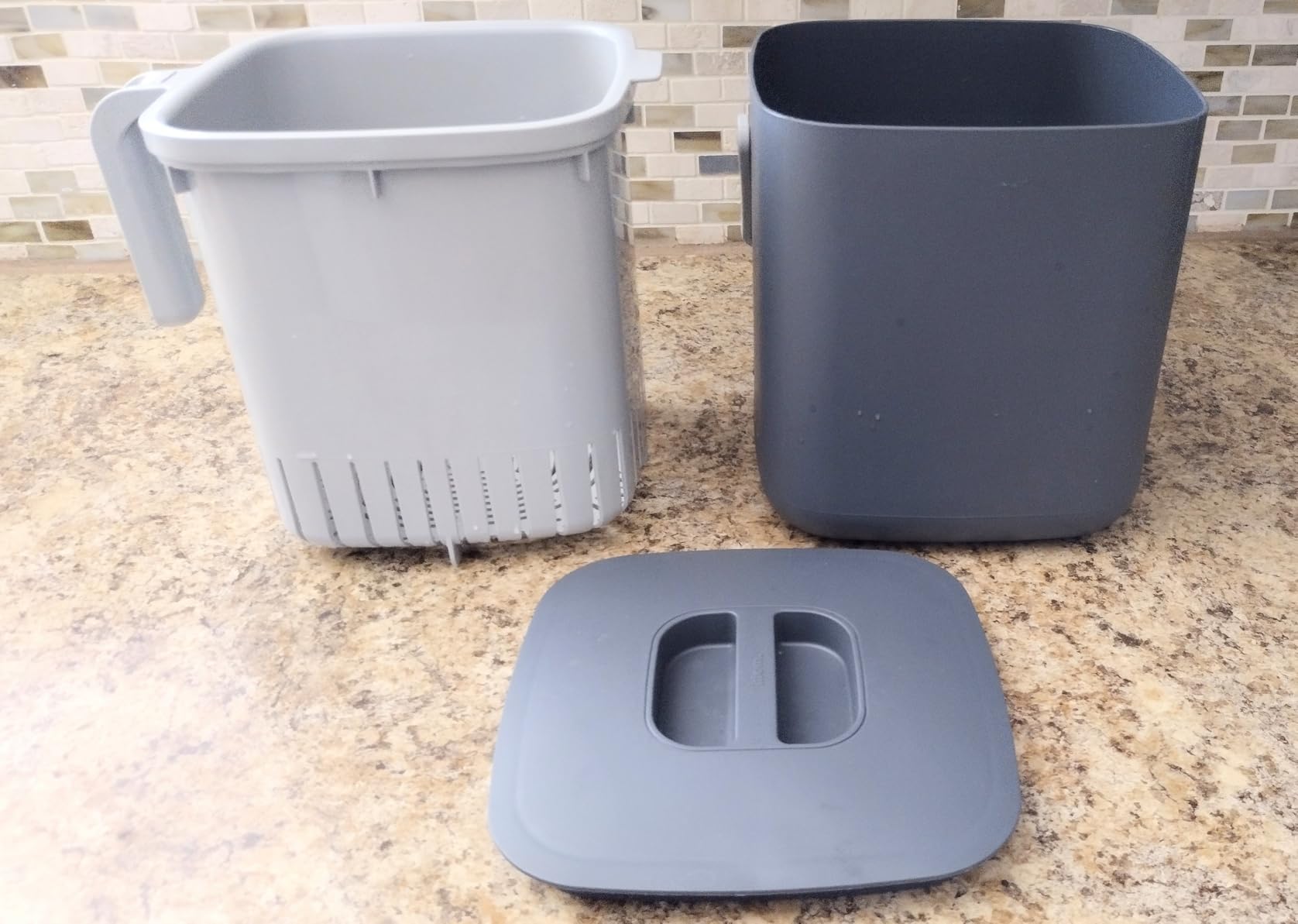 Blue Ginkgo Kitchen Compost Bin, 5L Countertop Compost Bin, Dark Grey | Odor-Tight, Filter-Free, Dishwasher Safe customer photo 1