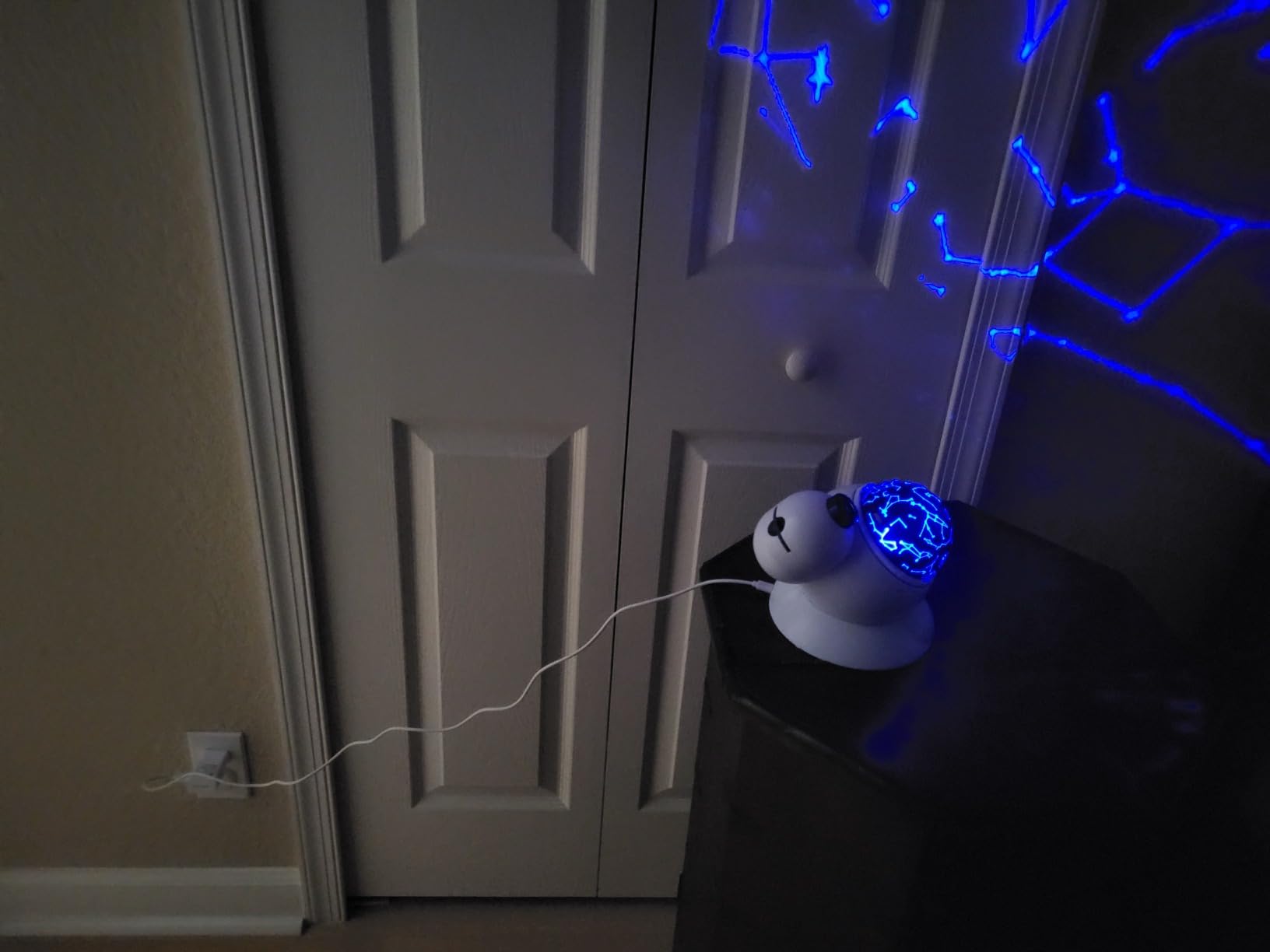 The Thames & Kosmos Planetarium Projector Essential STEM Tool | Illuminate Your Room as a Planetarium Theater | Dual Projector Casts Star Maps & Space-Themed Images from the James Webb Space Telescope customer photo 1