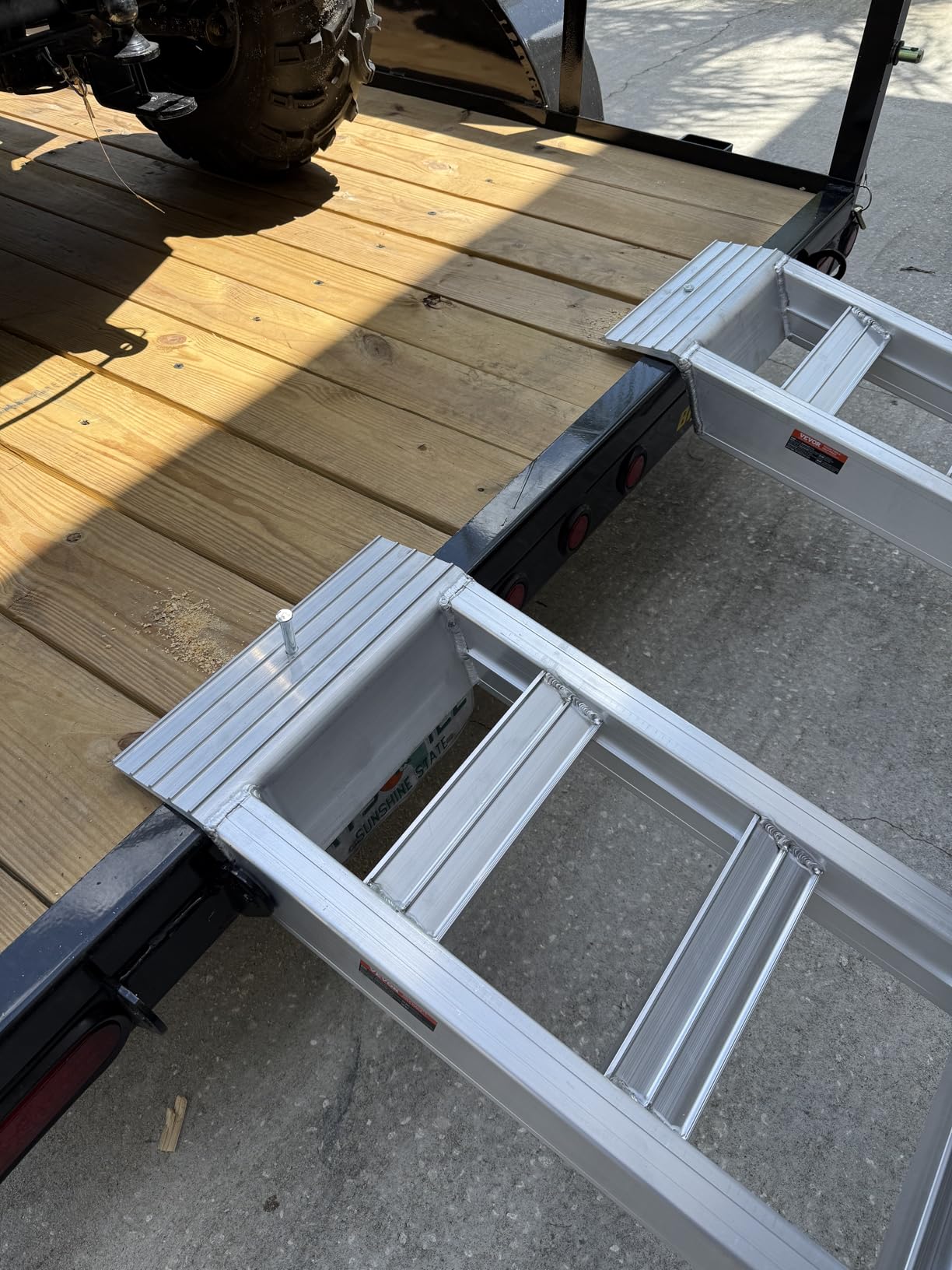 VEVOR Aluminum Ramps, 8810 lbs, Heavy-Duty Ramps with Top Hook Attaching End, Universal Loading Ramp for Motorcycle, Tractor, ATV/UTV, Trucks, Lawn Mower, 72
