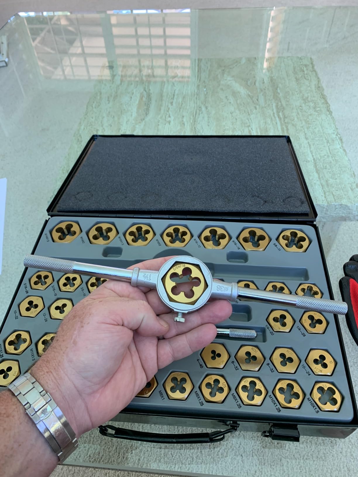 OMT 87pc Tap and Die Set, Titanium-Plated SAE and Metric Threading Kit M3-M16 and #4-5/8 Inch, GCr15 Bearing Steel customer photo 1