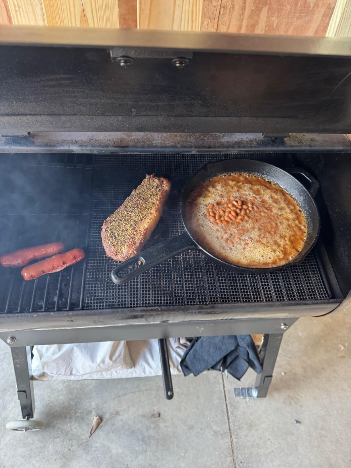 recteq Patio Legend 600 Pellet Smoker, Pellet Grill with Wifi & App Connectivity, Outdoor Smokers Grills, Wood Pellet Grills, Temp Range 180° to 700+°, Smoker Grill + Grilling Basics Bundle customer photo 1