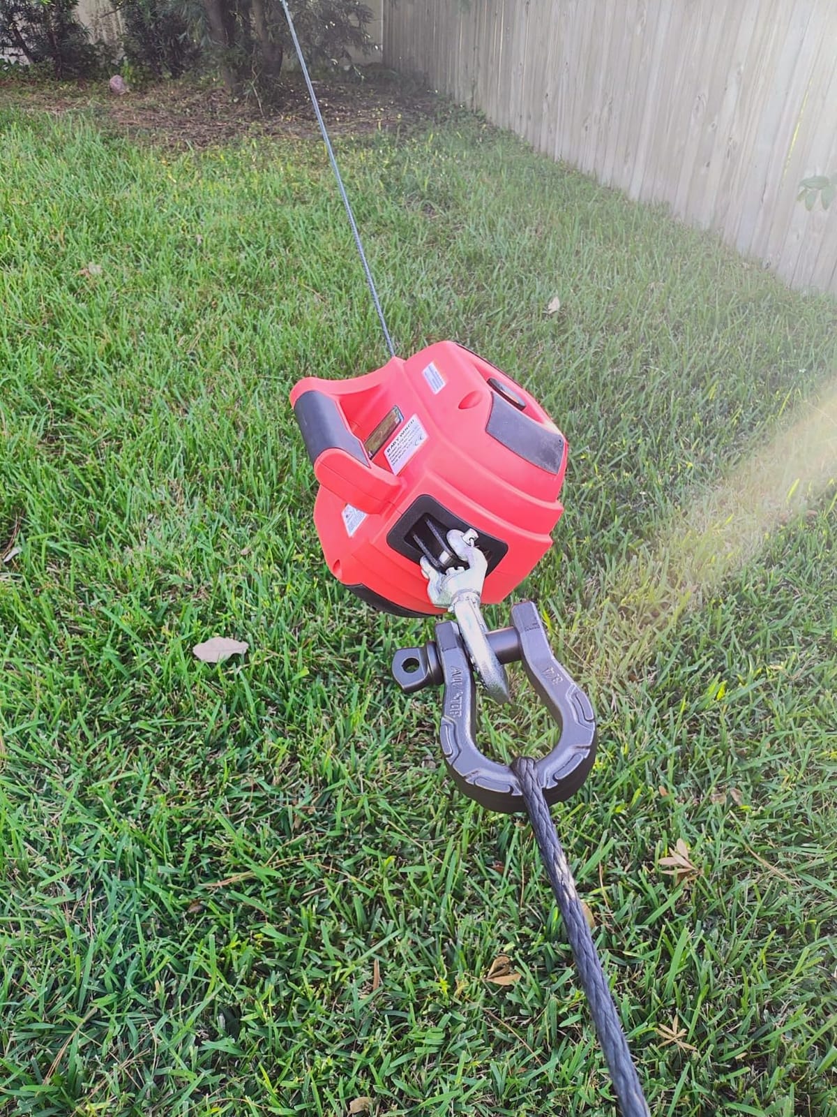 Portable Drill Winch of 1000 Lbs, Red Handheld Drill Winch with 40 Foot Synthetic Rope, Rotate The Hook 360 Degrees, for Lifting & Dragging(Red) customer photo 2