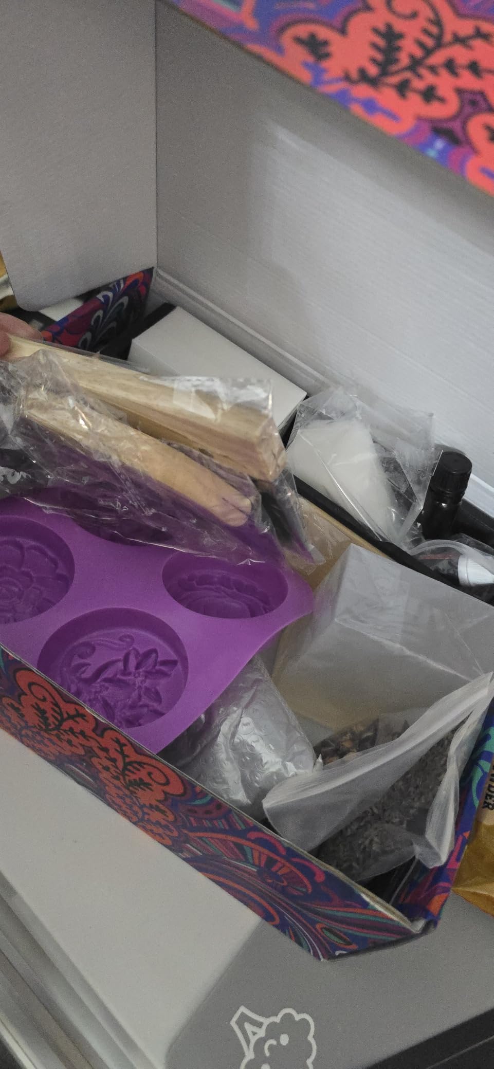 Wallace & Williamson Deluxe Soap Making Kit - Adults & Kids - Modern Floral Theme - Includes Shea Butter Soap Base, Molds, Scents, Dyes, Tools & Instructions customer photo 1