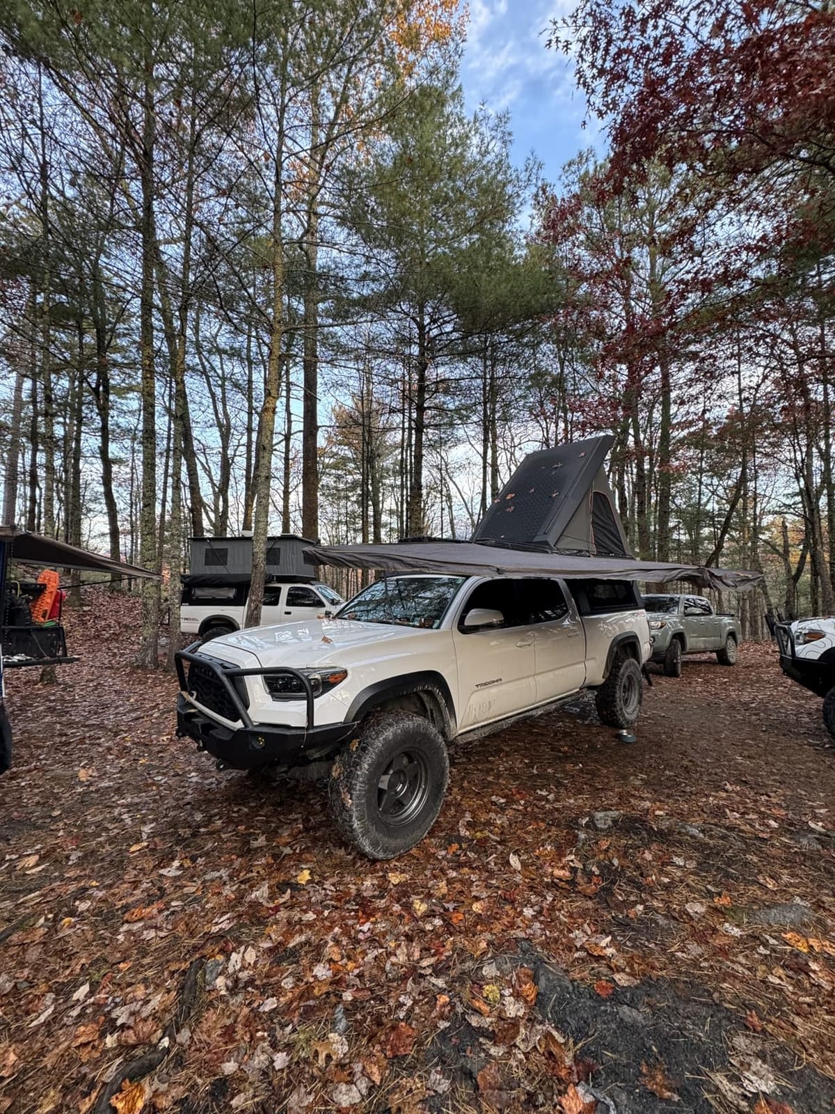 Overland Vehicle Systems 19609917 HD Nomadic 180 LTE Awning Universal | 59 Sq Ft of Coverage | Dark Gray Fabric with Black Travel Cover Included | Twist and Lock Technology | Heat-Sealed Seams customer photo 1