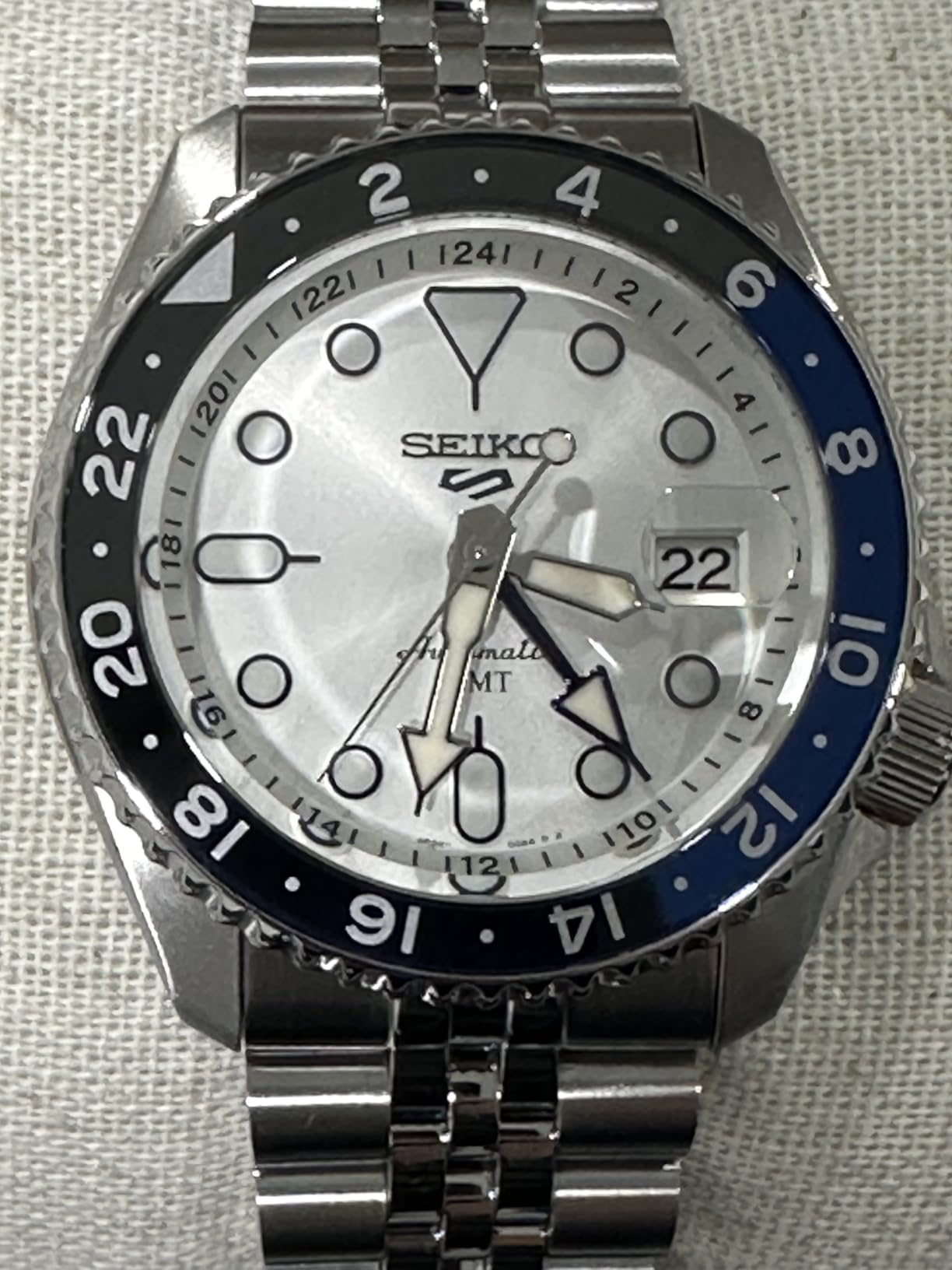SEIKO Automatic Watch for Men - 5 Sports Collection - Men's Sport Watch, Stainless Steel, GMT Hand - Water-Resistant 100M customer photo 1