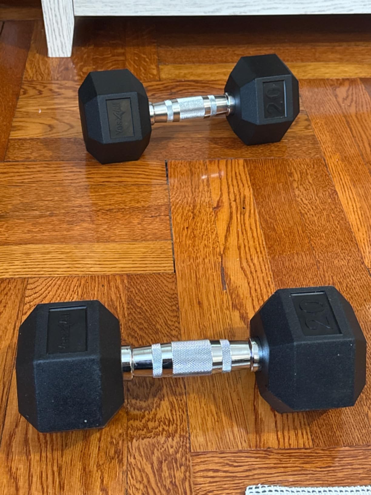 Yes4All Chrome Grip Encased Hex Dumbbells - Hand Weights With Anti-Slip 5-50 LBS Single customer photo 1