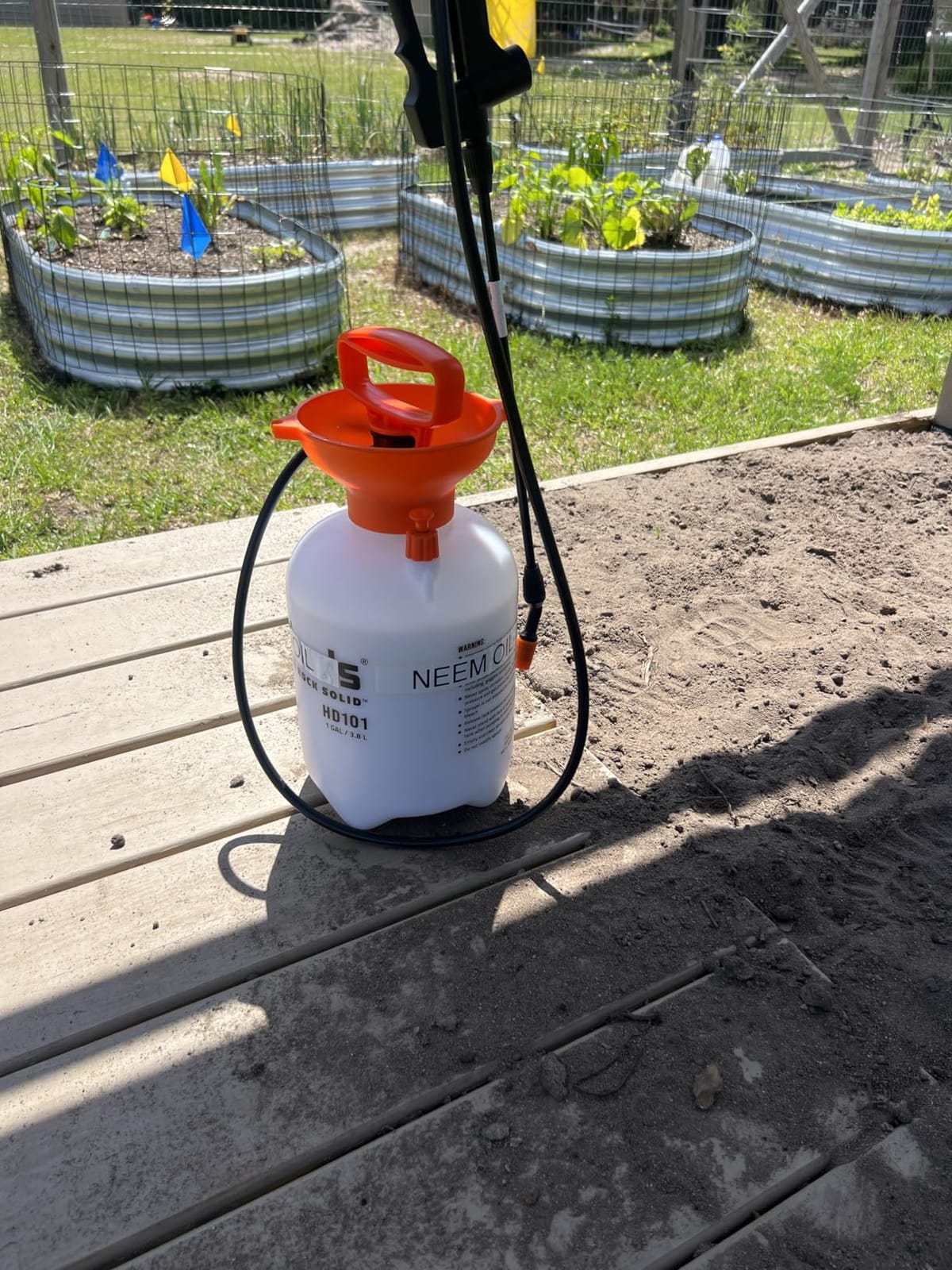 PetraTools HD101 Garden Pump Sprayer, 52-in Long Hose & 2 Nozzles, 1 Gallon | Weed Sprayer 1 Gallon w/ Easy Carry Handle & Built-In Filters - For Watering, Fertilizing, Rock Glue, Mulch Glue Applications customer photo 2