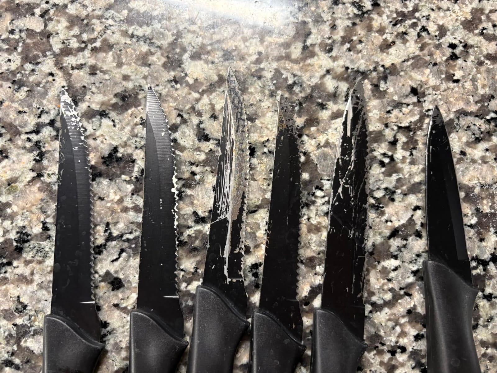 17-Piece Black German Steel Kitchen Knife Block Set | LFGB Food Safe Coating, Dishwasher Friendly. Features Non-Slip PP Cutting Board, Peeler, Built-In Sharpener & Deep Tang Core customer photo 2