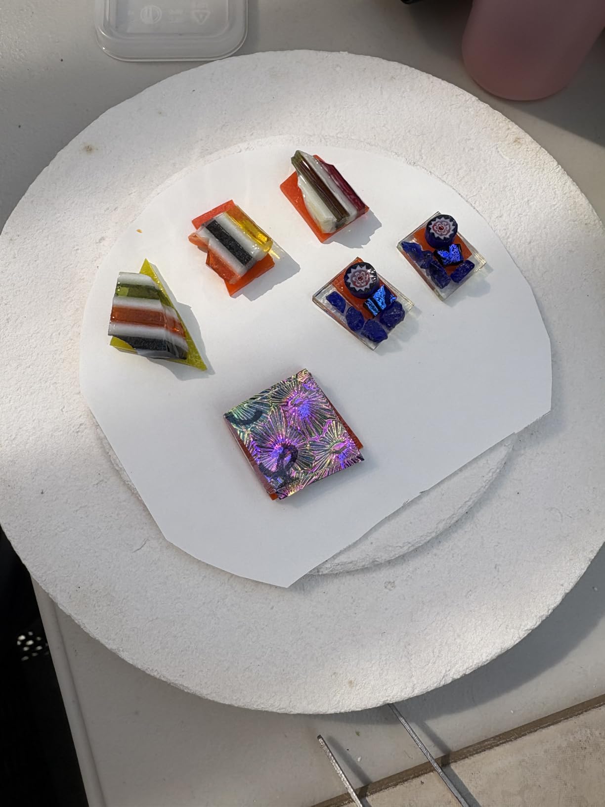 Tujoe 1 Pcs Large Microwave Kiln with 50 Pcs Kiln Paper Professional Glass Jewelry DIY Tools Pottery Kit for Home Use Glass Fusing Melting Jewelry Making Fuseworks Beginners customer photo 2