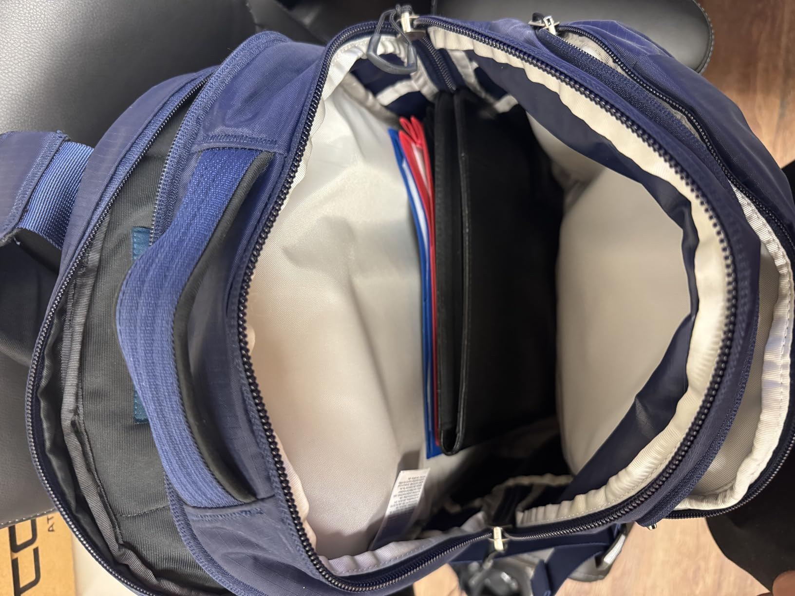 The North Face Router Everyday Laptop Backpack, Blk/Blk-NPF, One Size | Daypack, Water Repellent, Laptop Sleeve, Reflective Details customer photo 1