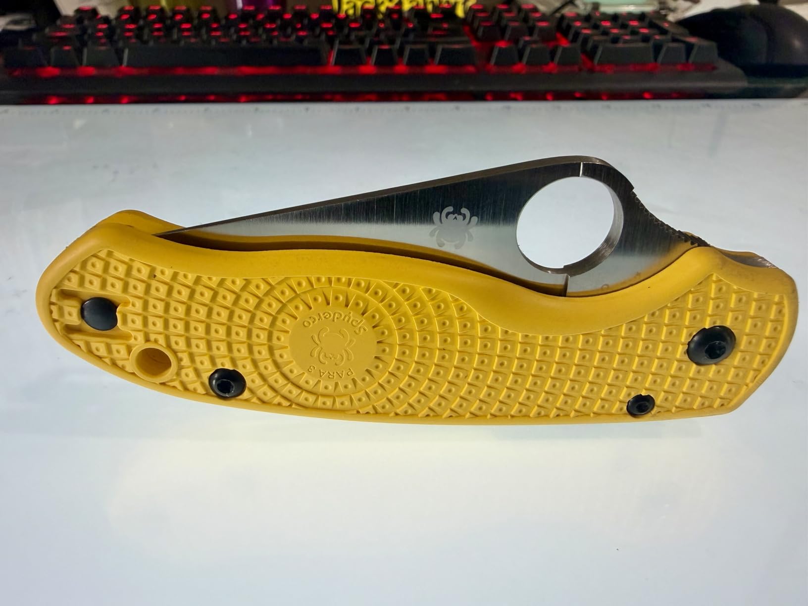 Spyderco Para 3 Lightweight Salt Folding Pocket Knife, PlainEdge | 7.2