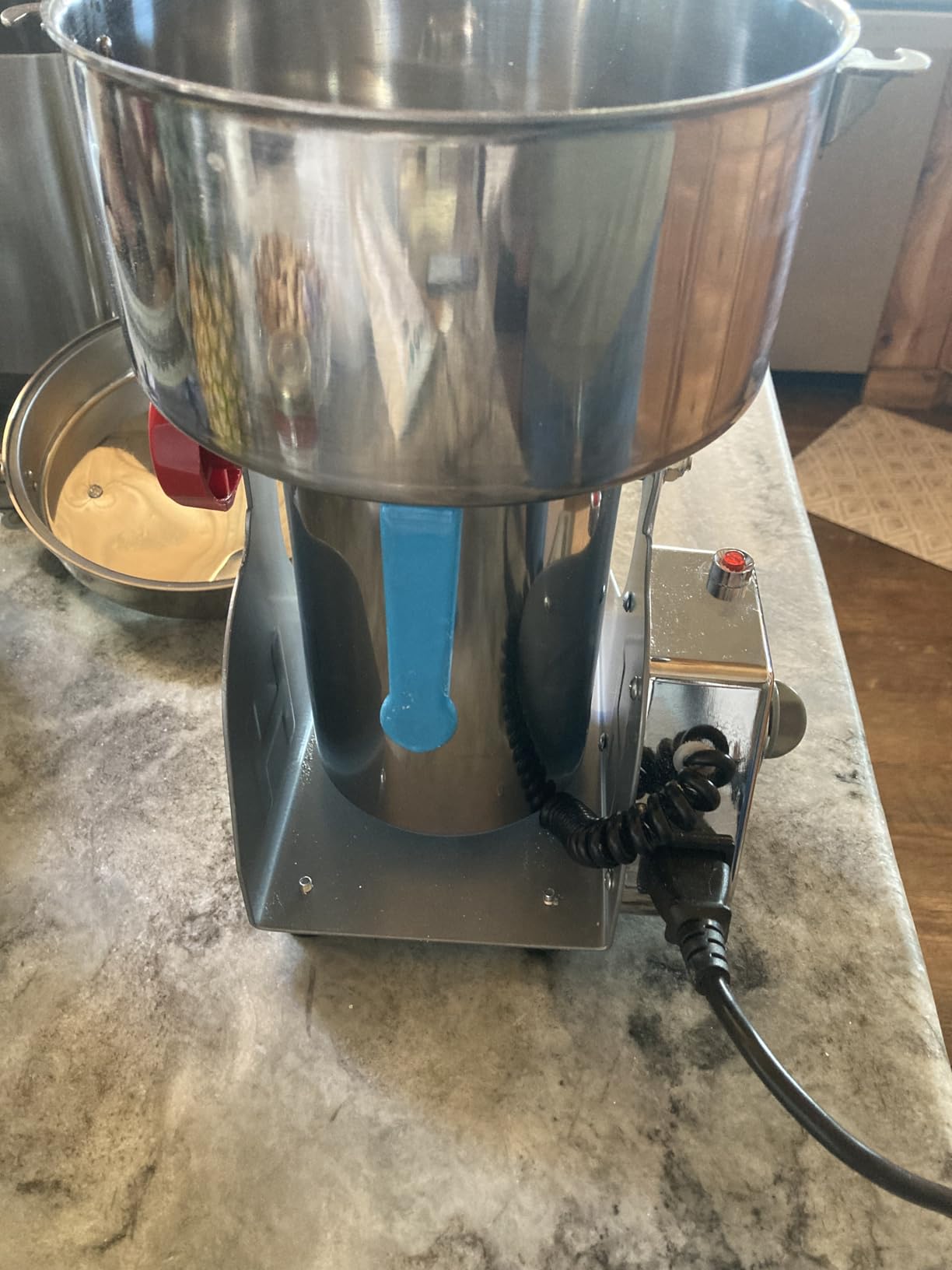 Grain Mill Grinder 2000g High Speed Food Grain Mill Stainless Steel Seeds Flour Nut Pill Wheat Corn Herbs Spices & Seasonings Dry Grinder Electric Machine Grinder for Kitchen customer photo 2