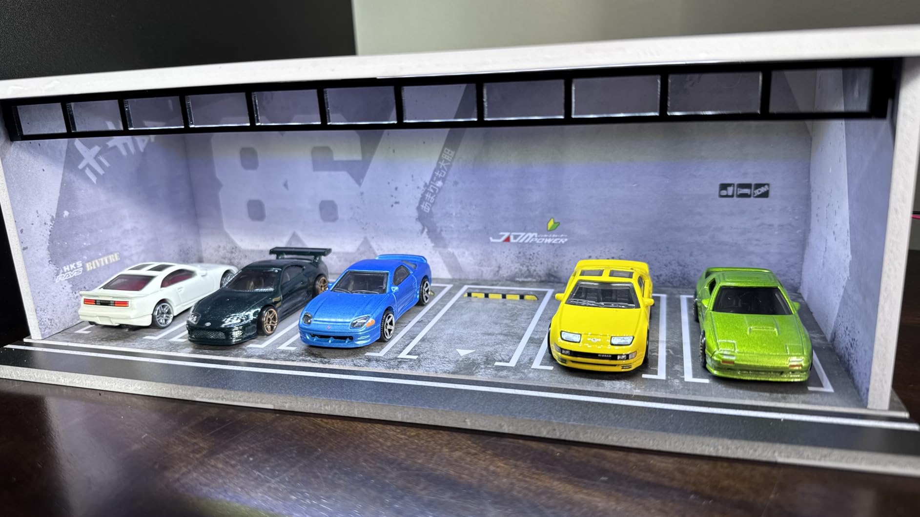 Bivitre 1/64 Diorama Display Case with LED Lights for 1/64 Scale Model Car | Stackable Garage Compatible with Hot Wheels Matchbox Mini GT Diecast Cars customer photo 1