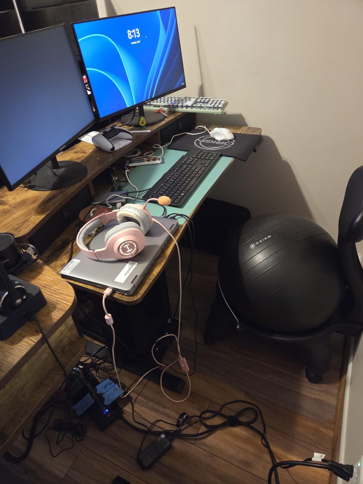 HUANUO 48 x 24 Electric Standing Desk with 2 Drawers, C-Clamp Mount Compatible, Height Adjustable Computer Desk, Home Office Stand Up Desk with 4 Preset Heights & 2 Hooks, Black customer photo 2