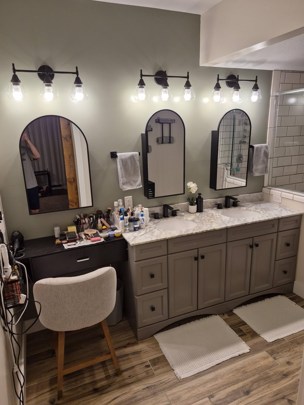 4ever2buy Wall Mount Salon Station, 36