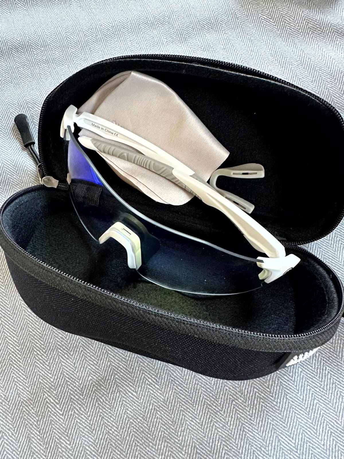 OutdoorMaster HawkSharp Photochromic Cycling Sunglasses UV400 TR90 customer photo 1