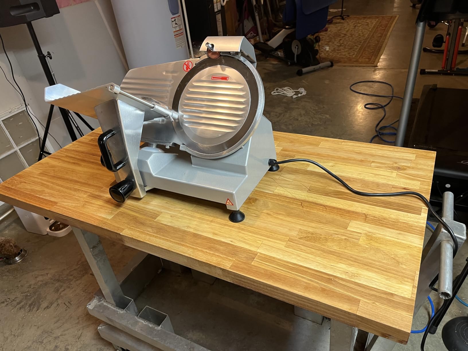 VEVOR Commercial Meat Slicer, 200W Electric Deli Food Slicer, 0-12mm Adjustable Thickness Electric Meat Slicer, 350-400RPM Slicer with 8.7'' Chromium-plated Steel Blade for Home & Commercial Use customer photo 2