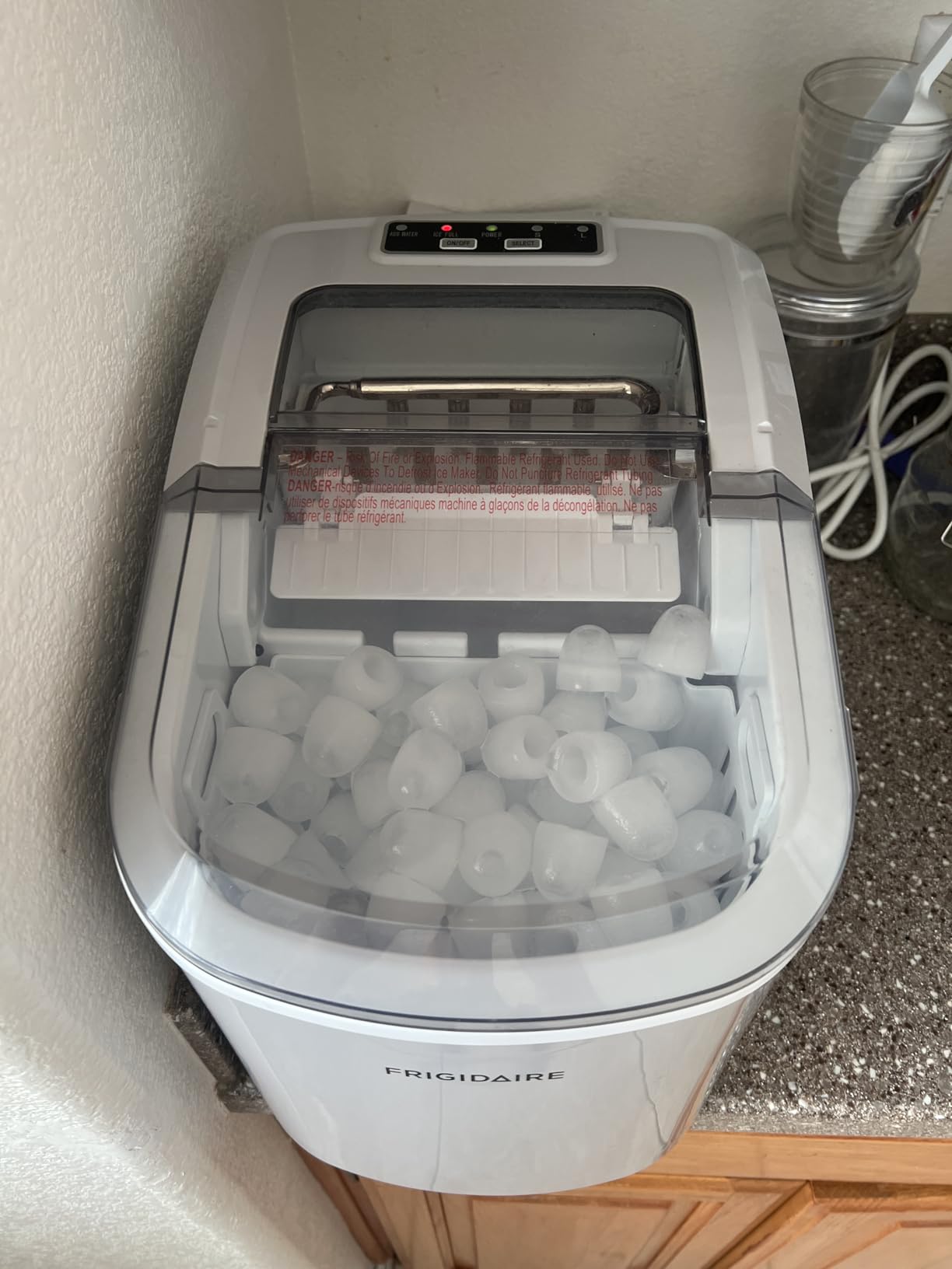 FRIGIDAIRE EFIC128AMZBLK Compact Countertop Ice Maker, 26 lb per Day, Black customer photo 2