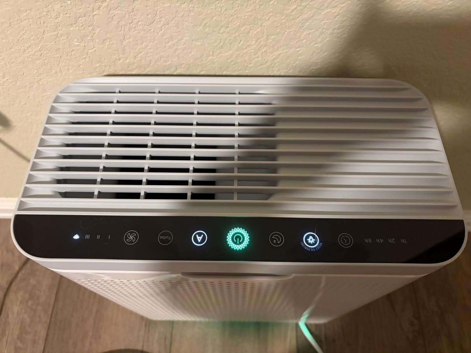 GoveeLife Smart Air Purifier for Home Large Rooms, Covers up to 1046 ft² | PM2.5 Monitor, 24dB Sleep Mode, 3-in-1 Filter Air Purifier with App and Alexa Control for Pet Hair, Odors, Pollen and Smoke customer photo 2