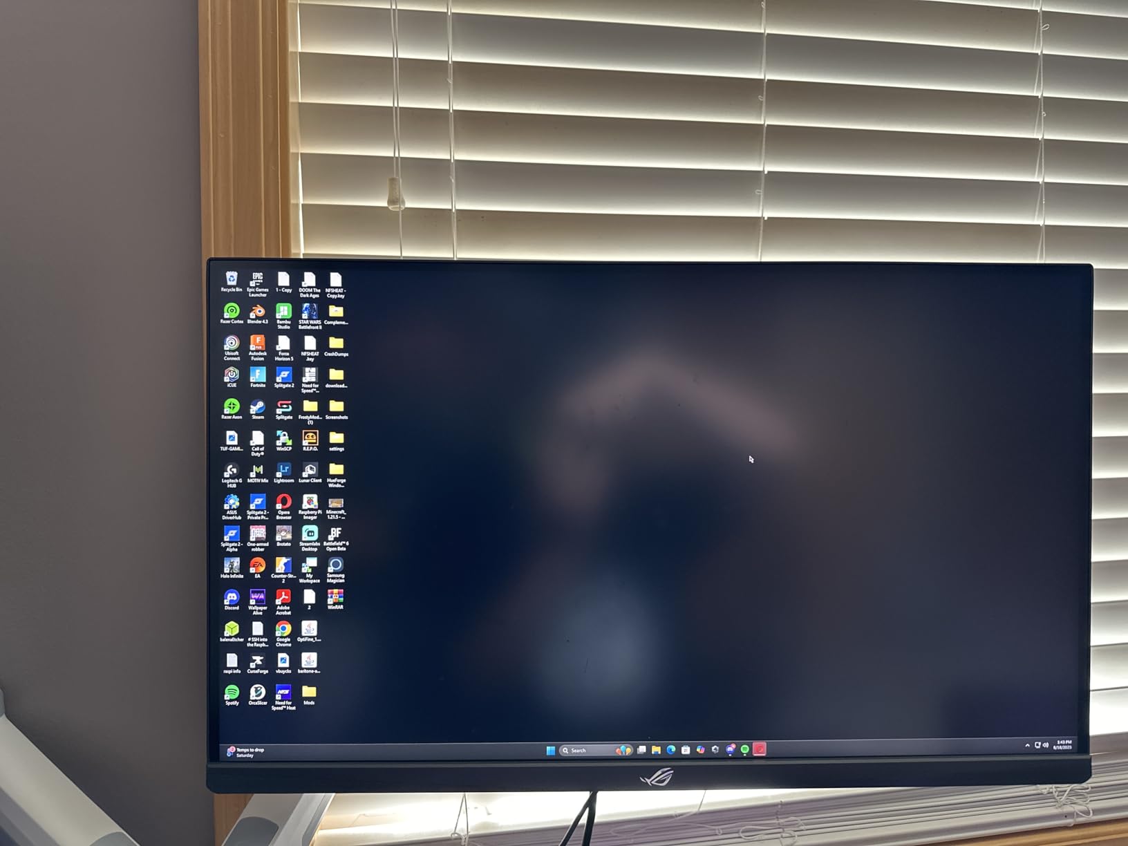ASUS ROG XG27ACMG 27 Inch 1440p 270Hz USB-C G-SYNC HDR Gaming Monitor | 1ms, Fast IPS, ELMB Sync, DCI-P3 95%, DisplayHDR 400 customer photo 2