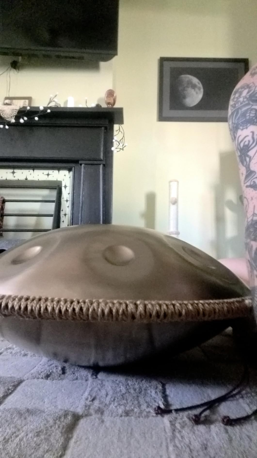 Handpan Drum 22 Inches D Minor Kurd, 432Hz 10 Notes Hand Drum Instrument, Premium Steel Drum, Handpan Instrument for Adults (Gold) customer photo 2
