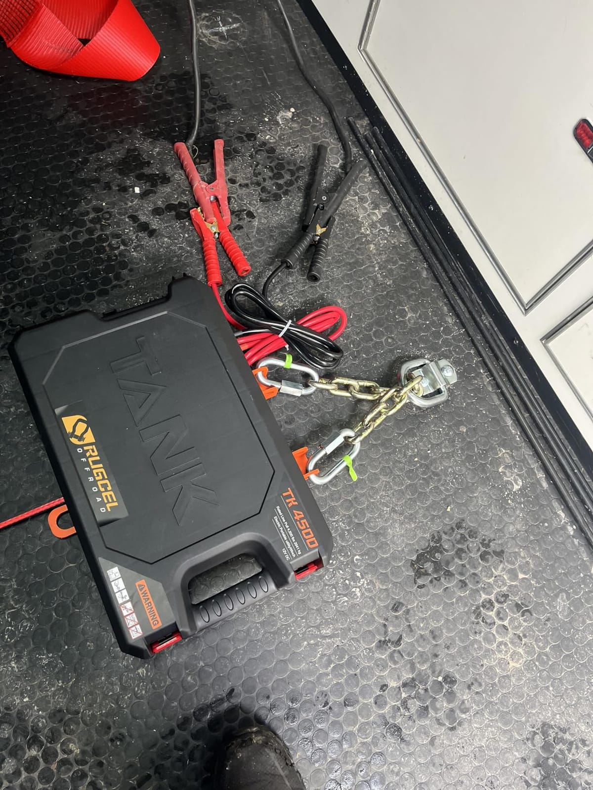 RUGCEL WINCH Portable Winch 12V DC Electric Utility winch, 4500lb/2041kg Single Line Pull with Steel Mounting Plate, Integrated Hawse Fairlead and Synthetic Rope, Infrared remote control, atv utv winch customer photo 1