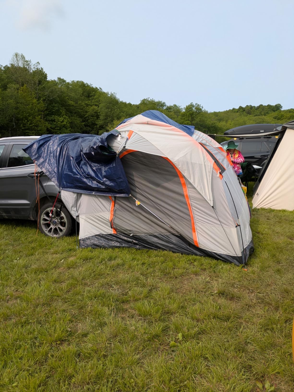 VEVOR SUV or Pickup Truck Camping Tents, Waterproof Double Layer Design with Carry Bag, Accommodates 2-9 Persons for Outdoor Activities customer photo 1
