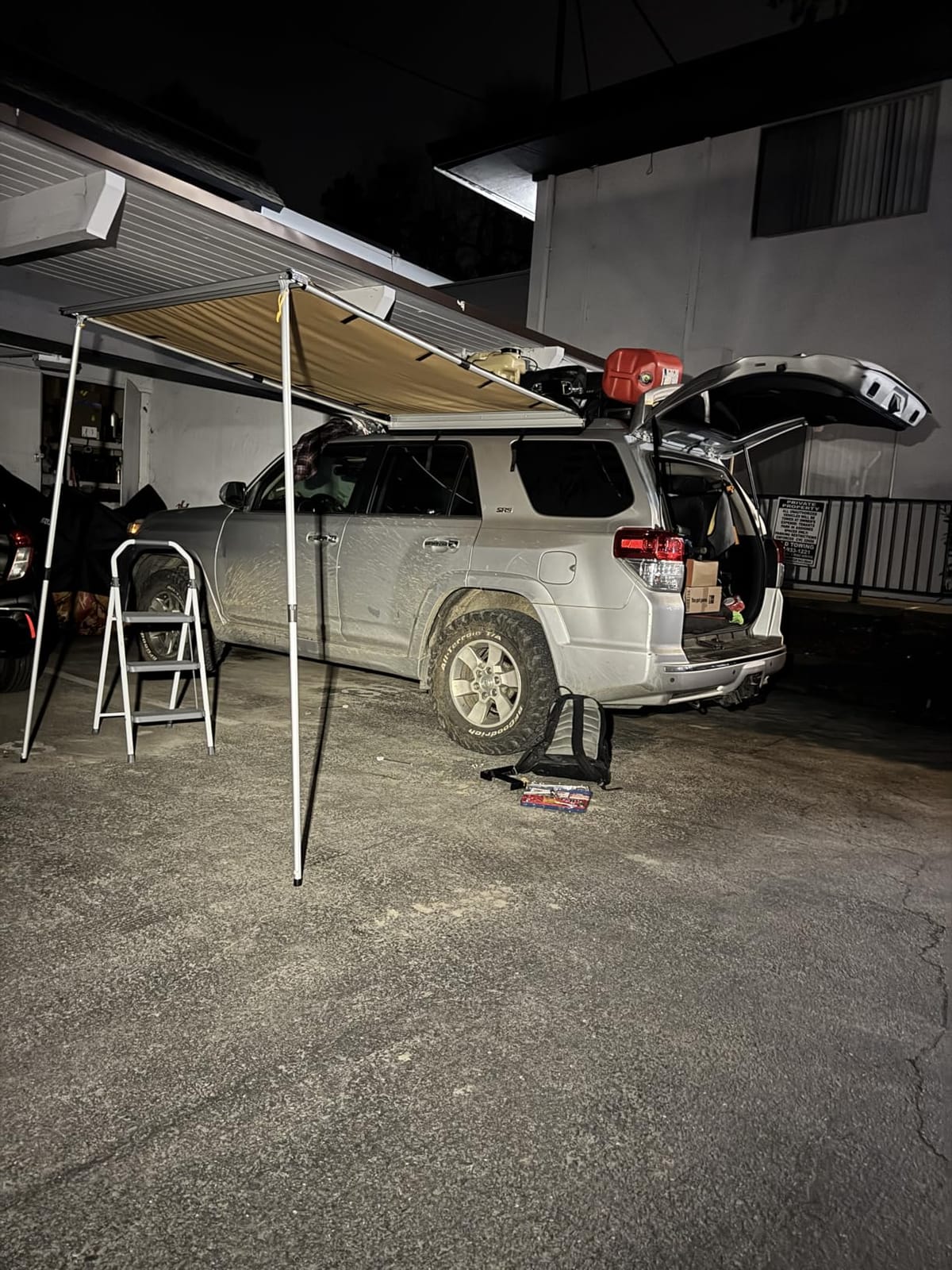 VEVOR Vehicle Awning 4.6'x6.6' Roof Rack Pull-Out Sun Shade UV50+ PU3000mm, Retractable Weatherproof 4x4 Side Awning for SUV Outdoor Camping & Overland (Hardware Included) customer photo 2