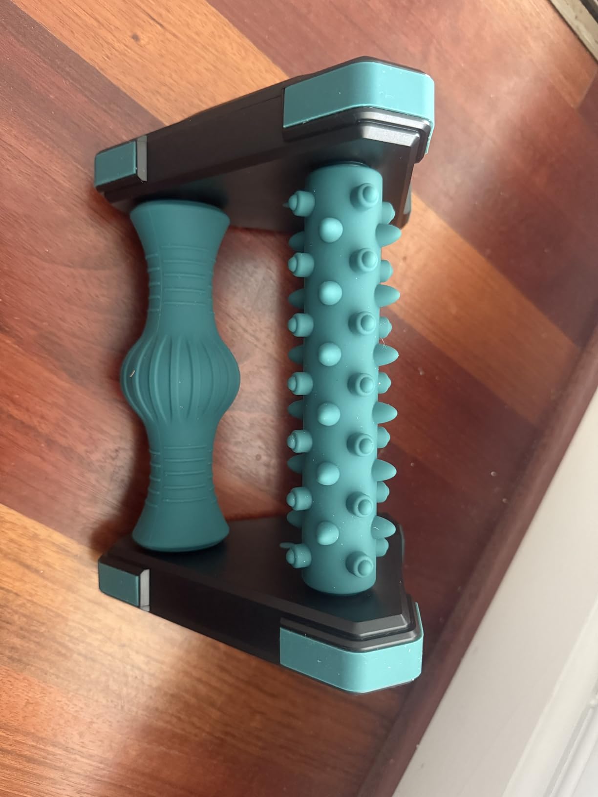 Icing Foot Roller Massager for Plantar Fasciitis Relief, Cold Therapy Massage Tool for Heel Arch Pain & Sore Tired Feet, Runners, Athletes, Standing Workers, Home Office Gym Use, Grey customer photo 1