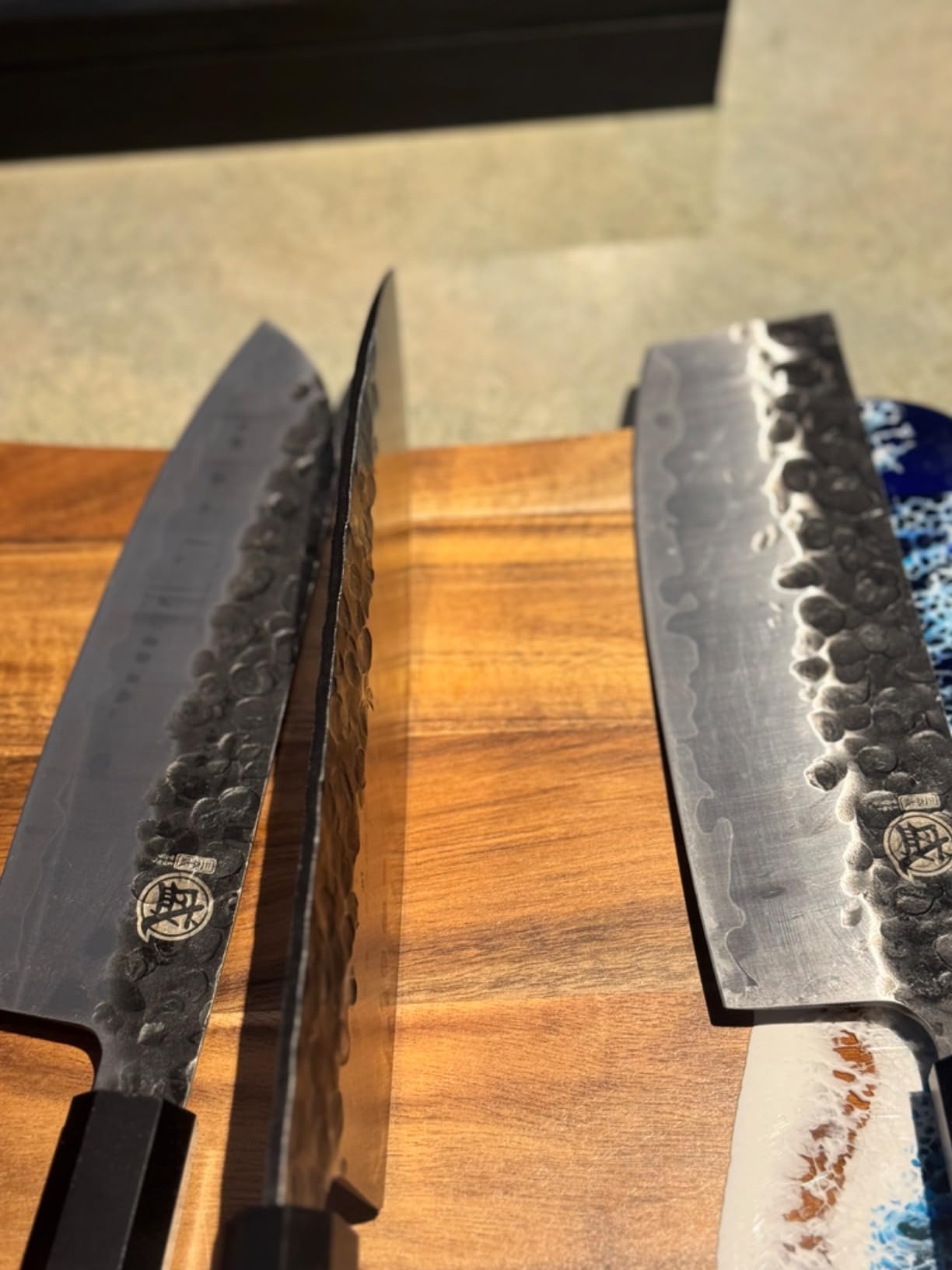 MITSUMOTO SAKARI 4-Piece Japanese Chef Knife Set, San-Mai 9Cr18MoV | Gyuto Santoku Nakiri Paring, Deep-Cryo Heat Treatment, Tsuchime Food Release, Rosewood Handles, Sandalwood Box customer photo 1