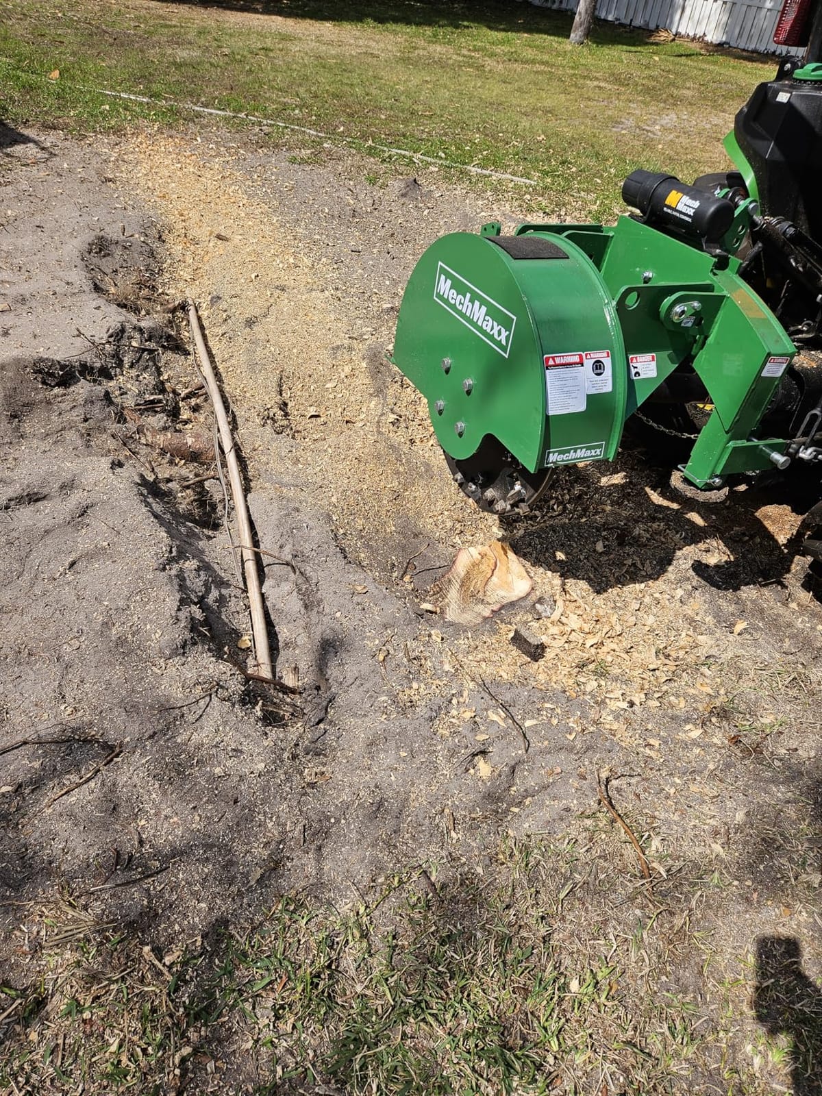 MechMaxx Heavy Duty 3-Point PTO Powered Stump Root Grinder For 15-45HP Tractors With 34 Carbide Teeth, 6'' Cutting Depth, 24'' Flywheel Diameter, Model SG24 Orange customer photo 1