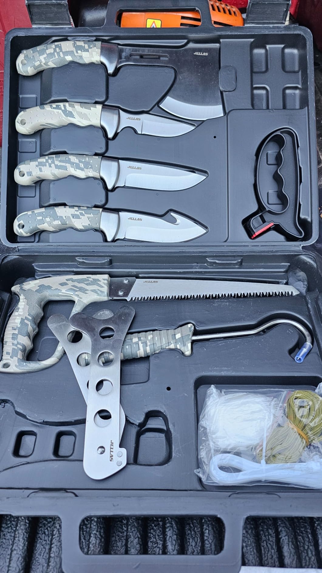 Jellas Professional 15-Piece Hunting & Outdoor Gear Set | Game Processing Kit with Field Dressing Tools, Bone Saw, Gut Hook, Fixed Blade, Boning, Skinning & Fillet Blades | Heavy-Duty Portable Case customer photo 2