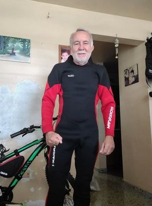 Hevto Men Wetsuit 5/4/3/2mm Neoprene Full Wet Suit for Cold Water Surfing customer photo 1
