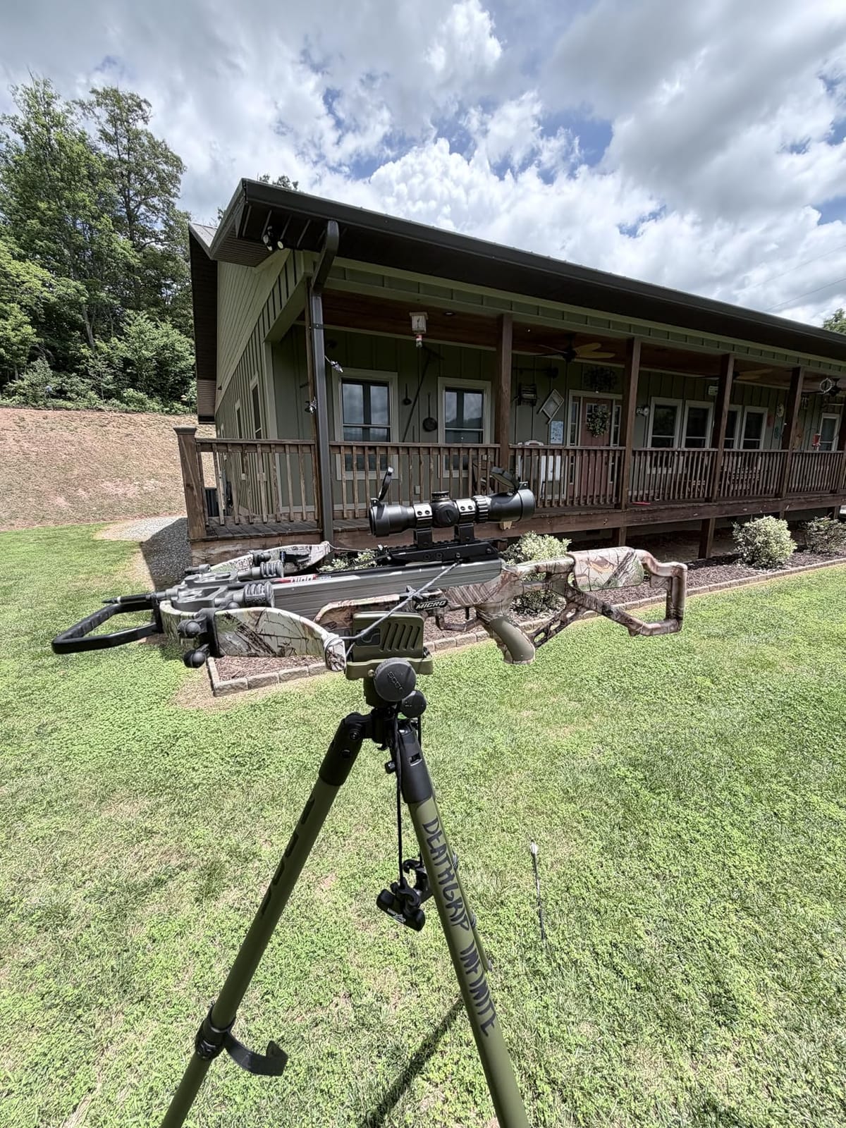 UUQ 1.5-5x32 Crossbow Scope, Circles and Rangefinder Etched Glass Ballistic Reticle Optic, 250-450 FPS Red Green Illuminated, Compact Crossbow Scope for Hunting 20-100 Yards with 20mm Scope Rings customer photo 1