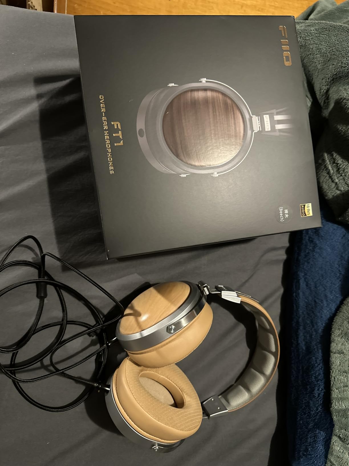 FiiO FT1 32Ω Large Dynamic Driver Headphones with Solid Wood Cups customer photo 2