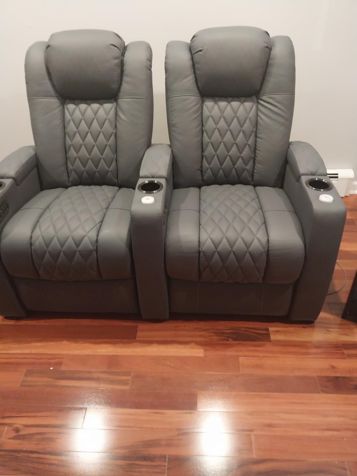 comfiroom Top-Grain Leather Home Theater Seating, Dual-Motor Power Recliner | Classic Series Black Zero Gravity Motorized Theater Chair with USB-C Charging, Adjustable Headrest, Tray Table, Row of 1 customer photo 1