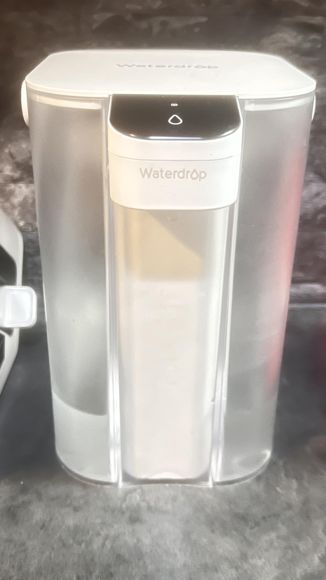 Waterdrop ED01W Electric Water Filter Pitcher, NSF/ANSI 42&53&401&372, White | 200-Gallon Long-Life, Reduce 99.6% of Lead and 45+ Impurities, 15-Cup, Rechargeable Instant Dispenser, Does not Lower TDS customer photo 1