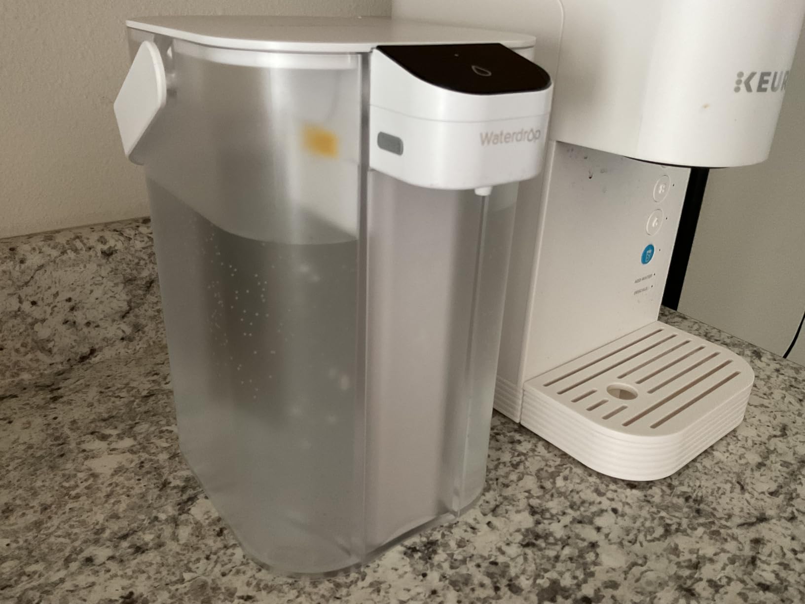Waterdrop ED01W Electric Water Filter Pitcher, NSF/ANSI 42&53&401&372, White | 200-Gallon Long-Life, Reduce 99.6% of Lead and 45+ Impurities, 15-Cup, Rechargeable Instant Dispenser, Does not Lower TDS customer photo 2