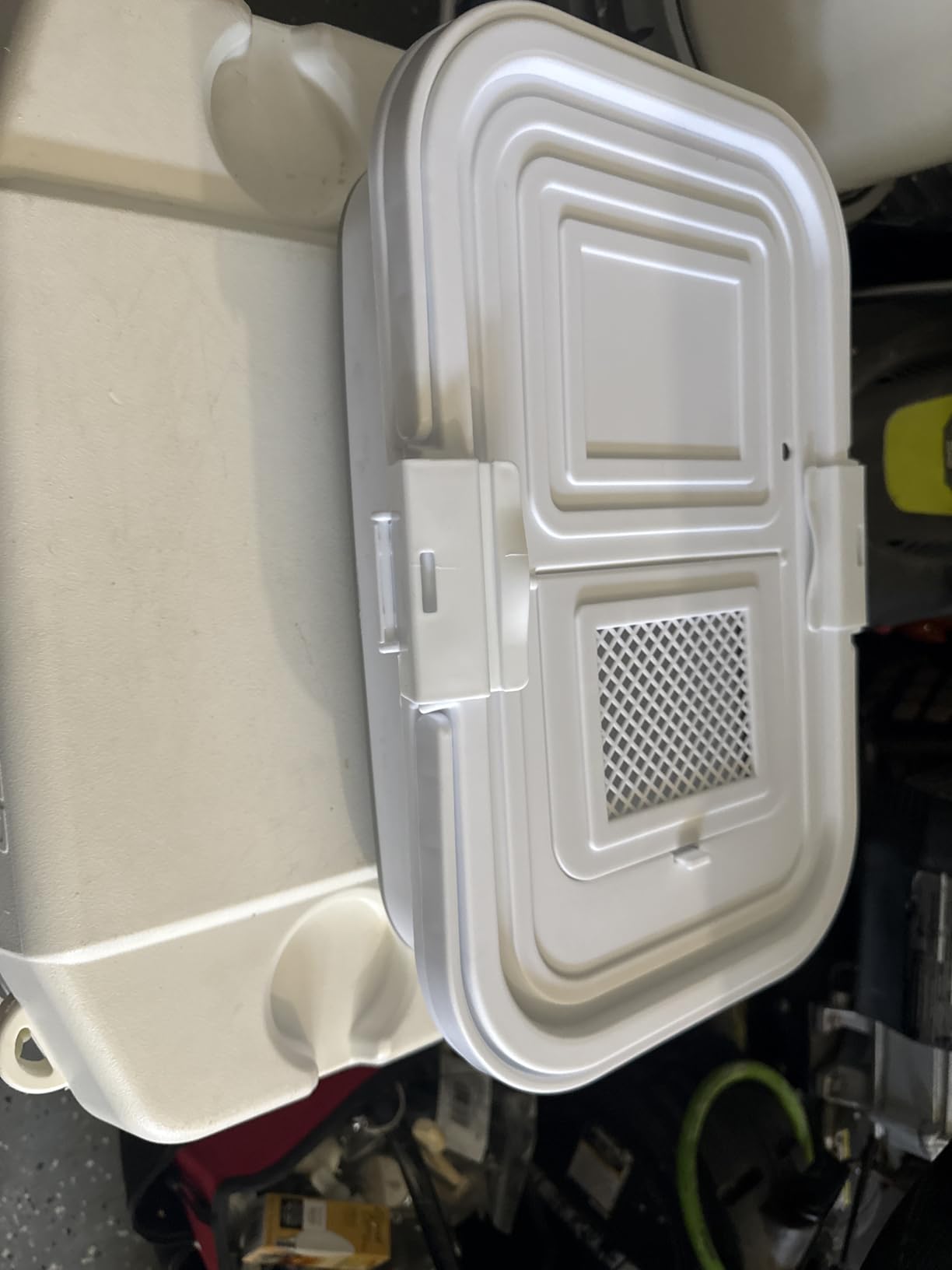 VEYWANE Live Bait or Fish Bucket with Aerator, 14 Quarts Multi-Function Collapsible Fishing Container Box with Rechargeable Air Pump customer photo 1