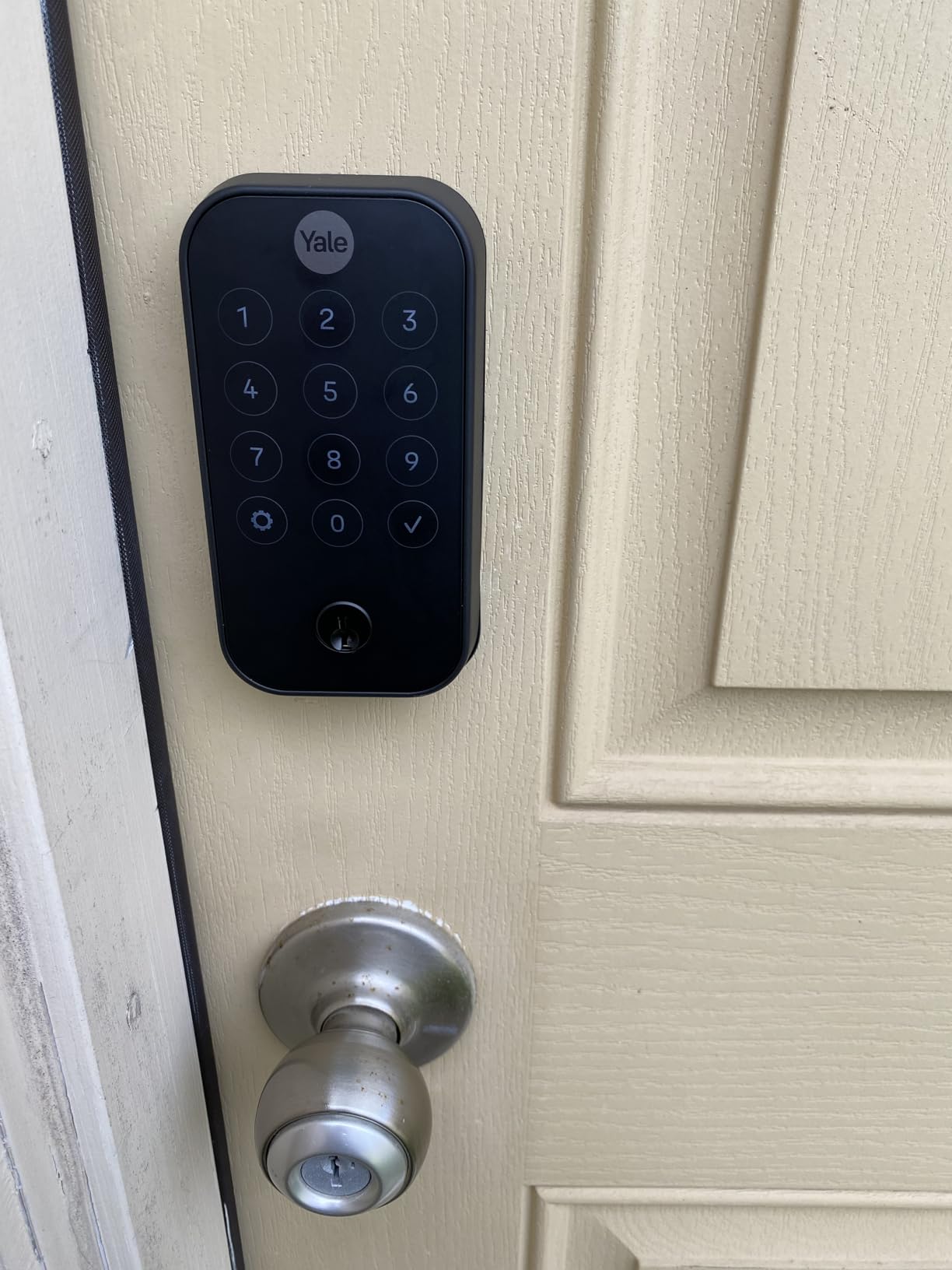 Yale Assure Lock 2 Touch Keypad Deadbolt with Wi-Fi, Satin Nickel | Auto-lock with DoorSense, IPX5 rated, Wi-Fi connected bridge for extended battery life, backup key, YRD420-CB1-619 customer photo 2