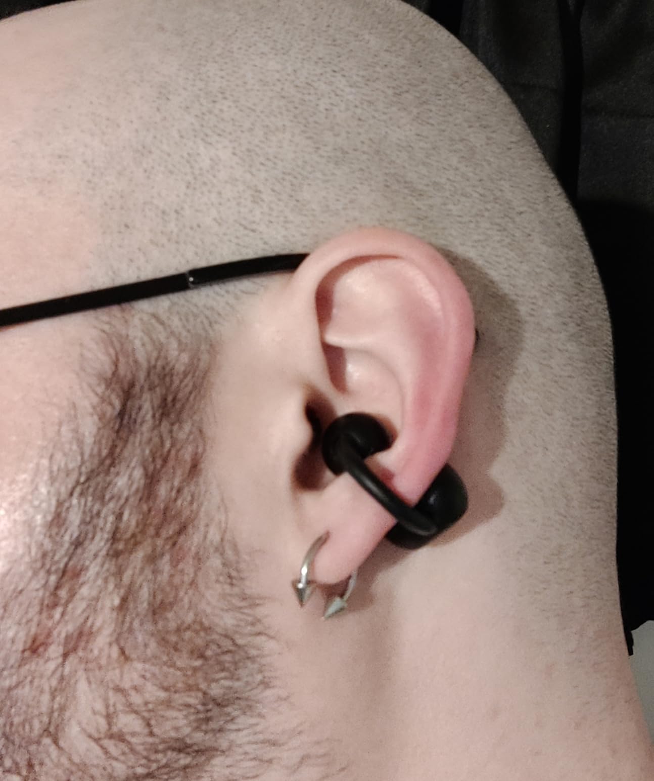 TOZO OpenEarRing Open Ear Earbuds 40H Bluetooth 5.4 Lightweight Comfort | Open Ear Clip On Wireless Earbuds with Smart Digital LED Display, Stable Connection, Secure Fit for Driving Workout Black customer photo 2