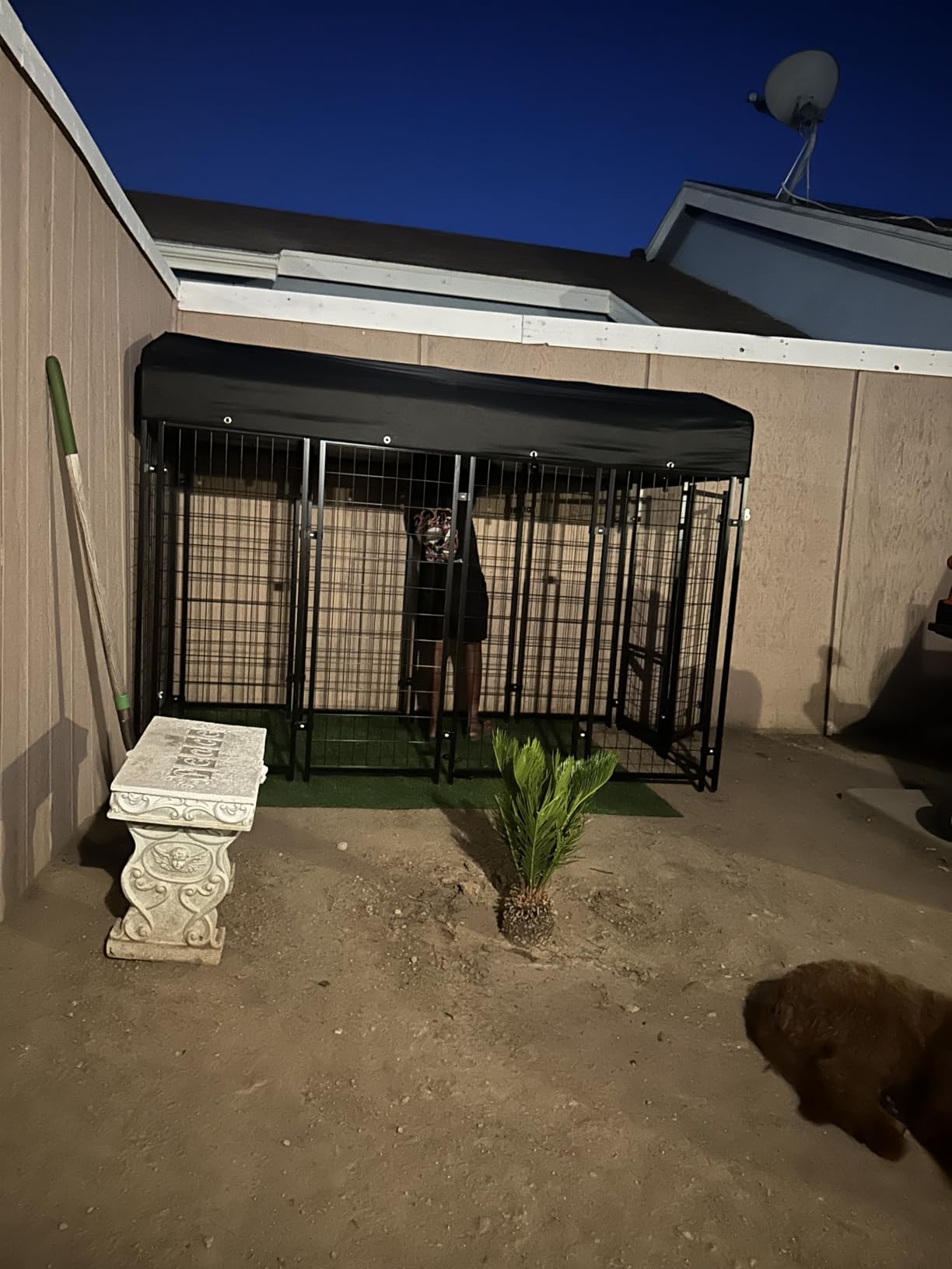 Sino Luban Outdoor Dog Kennel Outside Run with Doggy Door, Swivel Feeder & Roof - 8x4x6FT Large Dog Kennels Pens Outside for Large Dogs Breed - Heavy Duty Cage Yard (Can Connect to Your Dog House) customer photo 1