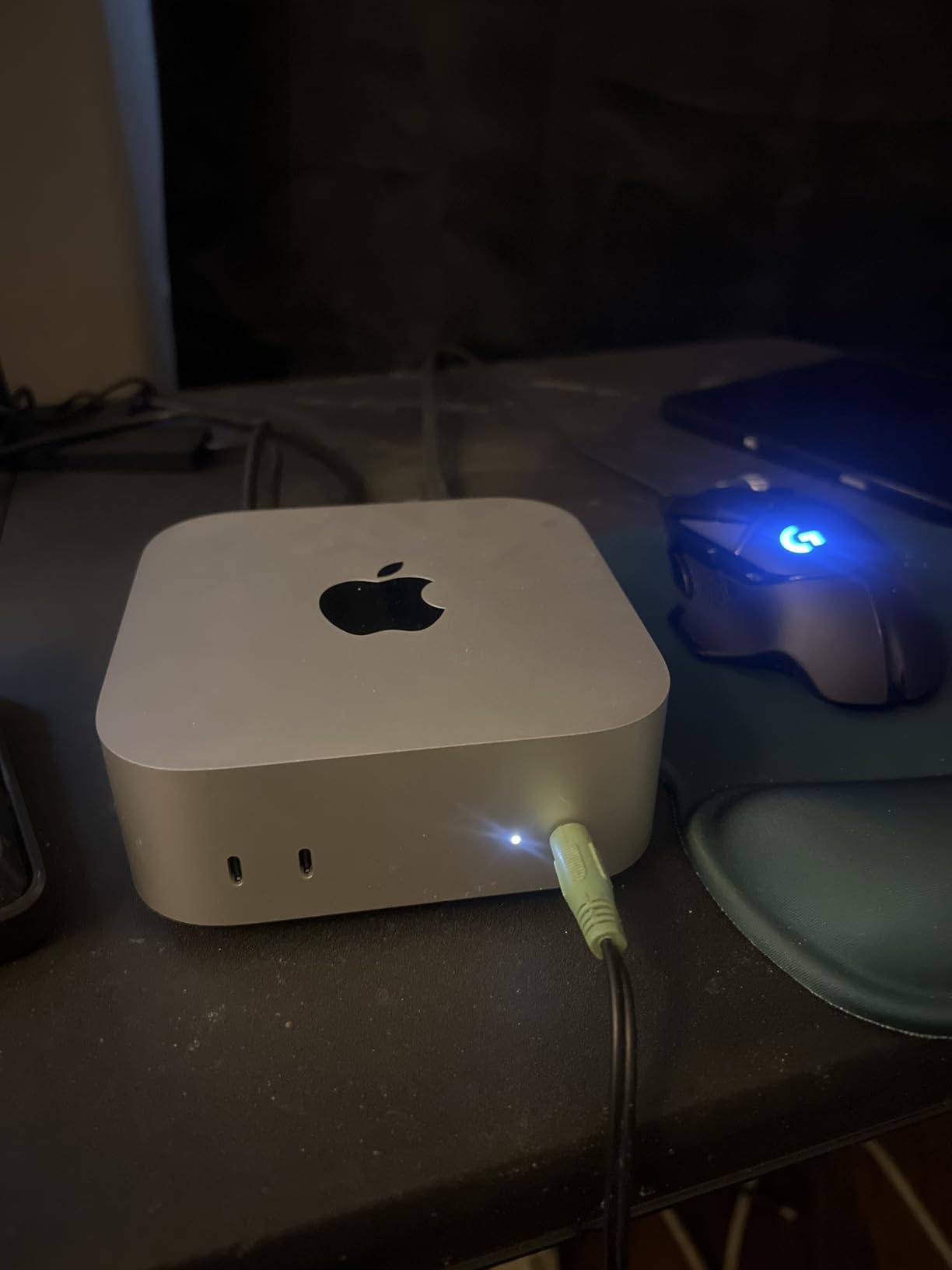 2024 Mac mini Desktop Computer with M4 chip with 10-core CPU and 10-core GPU: Built for Apple Intelligence, 16GB Unified Memory, 512GB SSD Storage, Gigabit Ethernet. Works with iPhone/iPad customer photo 1